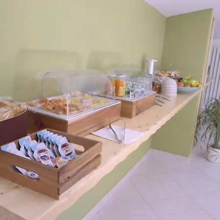 Bed & Breakfast Tra Gli Ulivi 3*